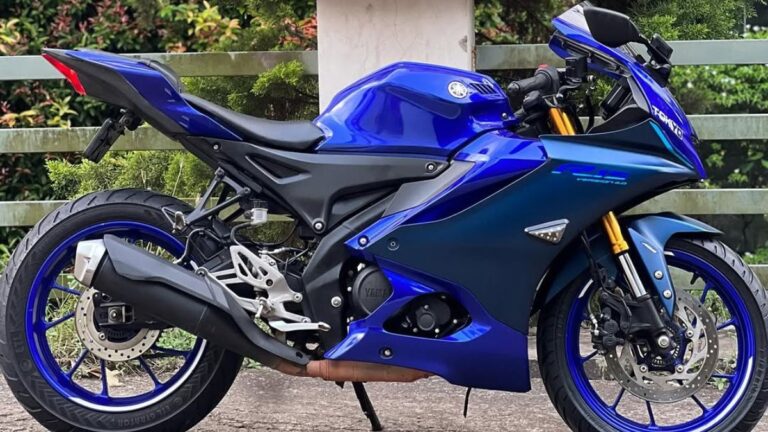 new yamaha R15 V4