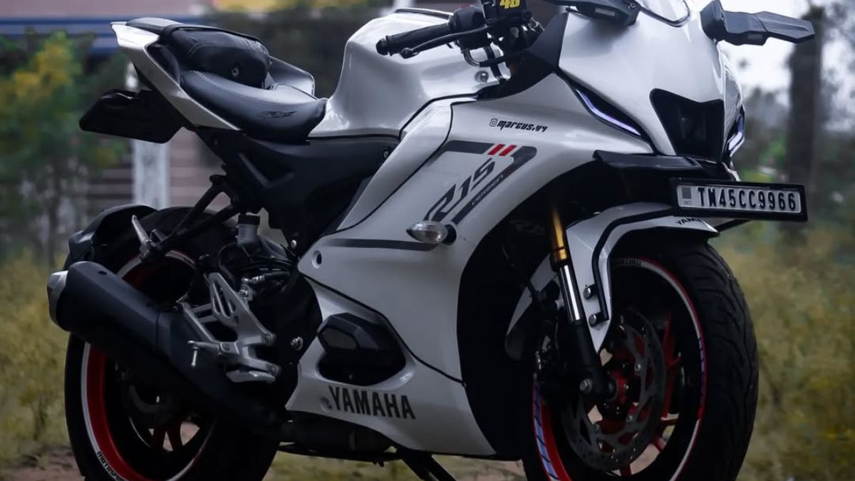 new yamaha R15 V4