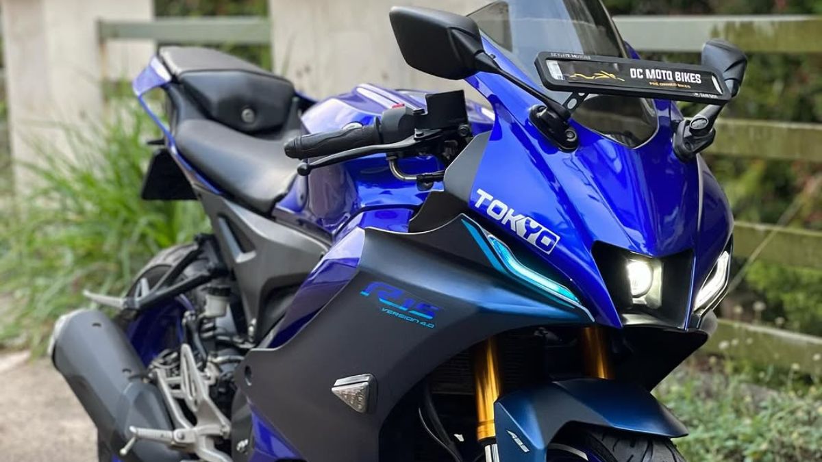 new yamaha R15 V4